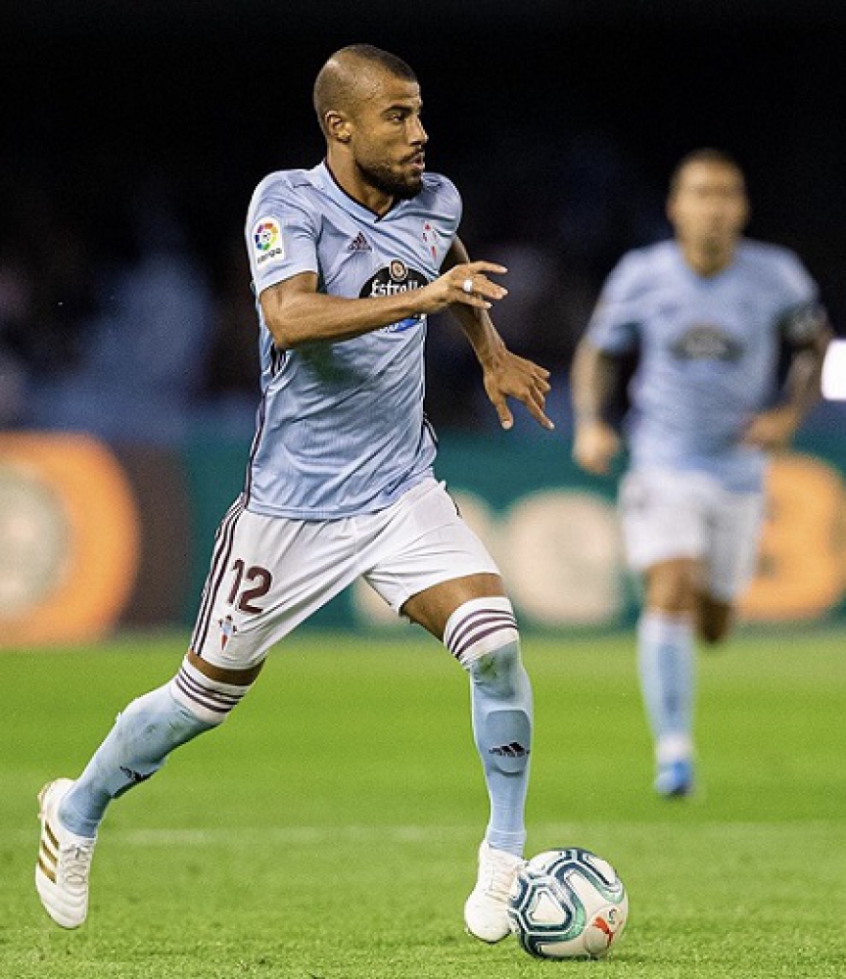 Revelado pelo Barcelona, Rafinha está emprestado ao Celta de Vigo. No clube onde seu pai, Mazinho, virou ídolo, o meia já disputou 22 jogos no Espanhol e marcou dois gols. 