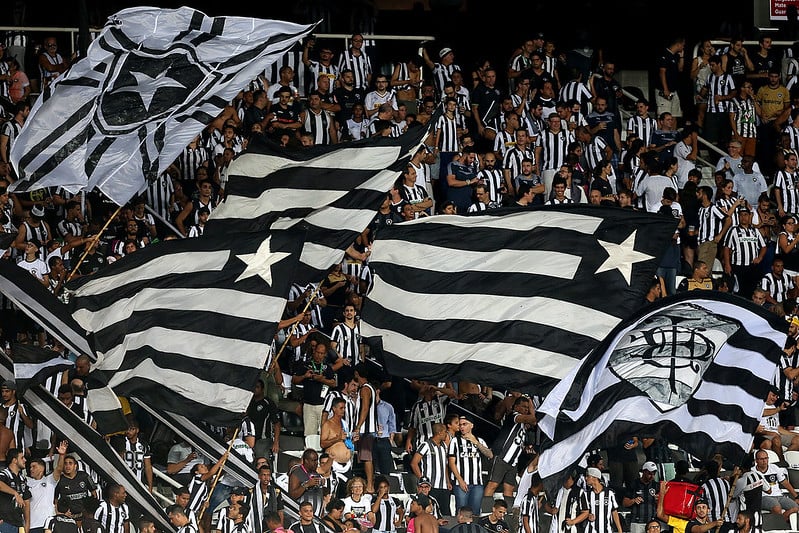 12 – Botafogo: são 195 mil botafoguenses no YouTube do clube.