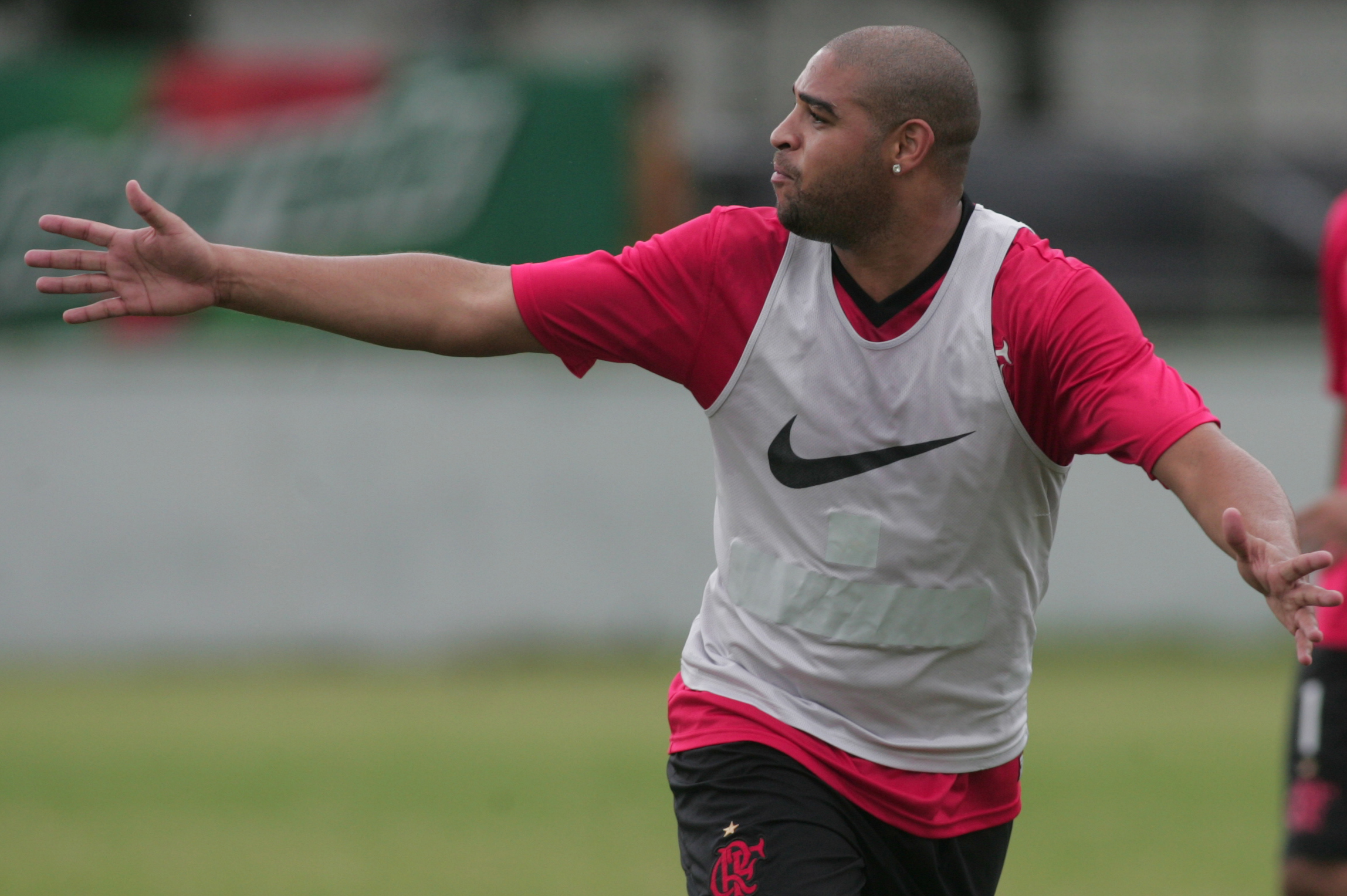 Adriano Imperador -  Se aposentou da carreira de jogador de futebol. O último time que ele jogou foi o Miami United em 2016, no qual ele foi contratado depois de ficar dois anos em inatividade. Faz sucesso nas redes sociais