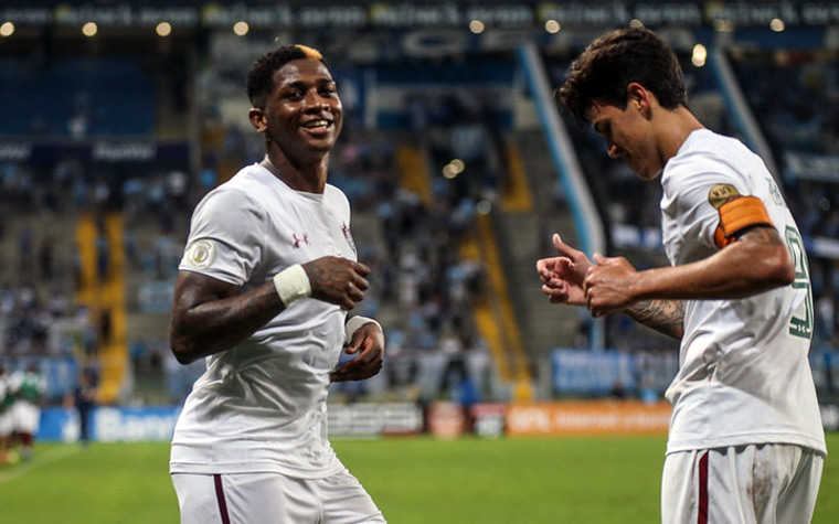 ESQUENTOU - Jogador conhecido no futebol brasileiro por ter passado em Fluminense e Corinthians, o atacante colombiano Yony González parece estar bem perto de iniciar sua trajetória na terceira equipe diferente do Brasil, o Ceará. A informação vem do portal 'ge'.