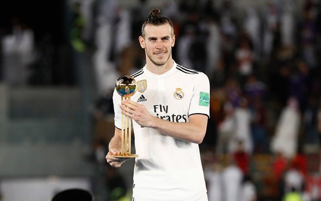 Gareth Bale (atacante) - No quarto título do Real Madrid, o terceiro seguido, o galês levou o prêmio bola de ouro em 2018. O clube merengue superou o Al Ain por 4 a 1 na decisão. Mas, destaque para o brasileiro Caio, que teve passagem pelo Botafogo, e ficou com a bola de prata naquela ocasião ao representar o time da Arábia Saudita. Já o bronze ficou com o atacante Rafael Santos Borré, que defendia o River Plate, terceiro colocado.