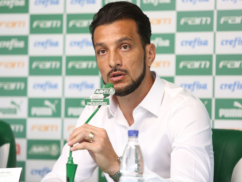 EDU DRACENA: o zagueiro se aposentou e hoje é coordenador técnico do Palmeiras.