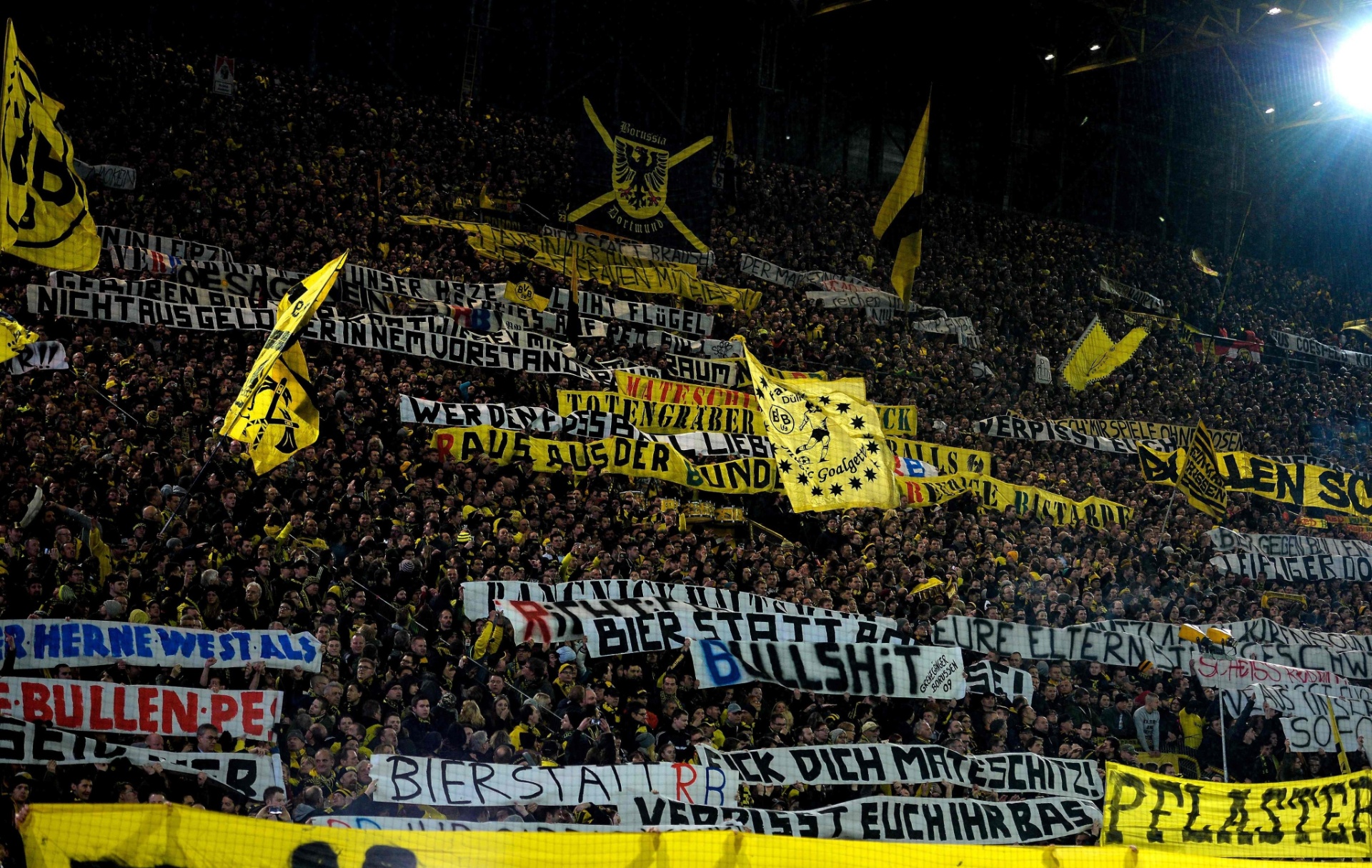 3 - Signal Iduna Park - Borússia Dortmund (Alemanha)