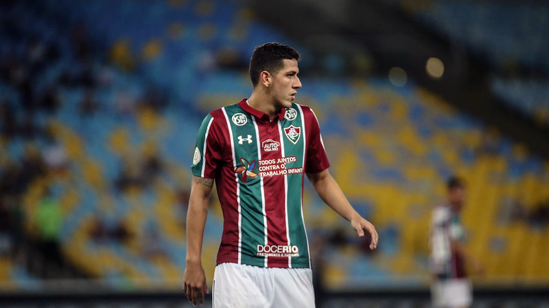 O zagueiro Nino vai permanecer no Fluminense por mais três temporadas. O jogador que estava emprestado pelo Criciúma até o dia 31 de dezembro aceitou a proposta salarial do Fluminense, nesta segunda-feira, e vai continuar nas Laranjeiras. O Tricolor adquiriu 60% dos direitos econômicos do atleta junto ao clube catarinense, pelo valor total de R$5 milhões.