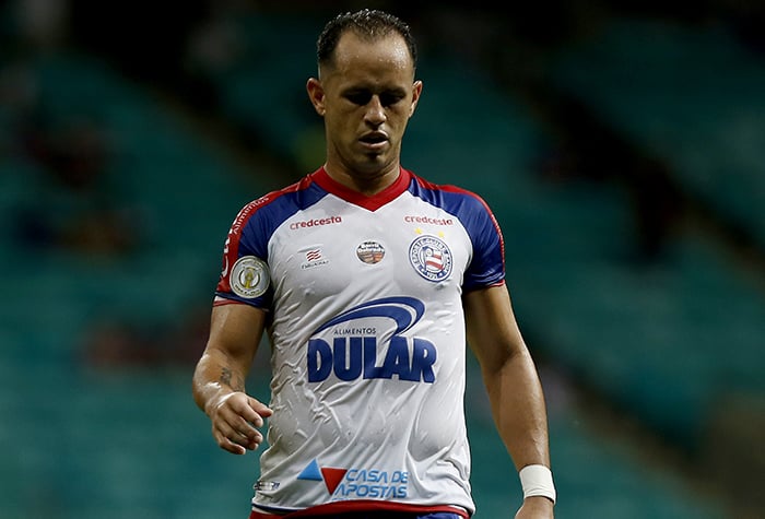 FECHADO - Após ficar dois anos encostado no Palmeiras, o meia Alejandro Guerra está "de volta" ao futebol. Pelas redes sociais, o venezuelano firmou acordo com o Delfines Del Este, da Republica Dominicana.