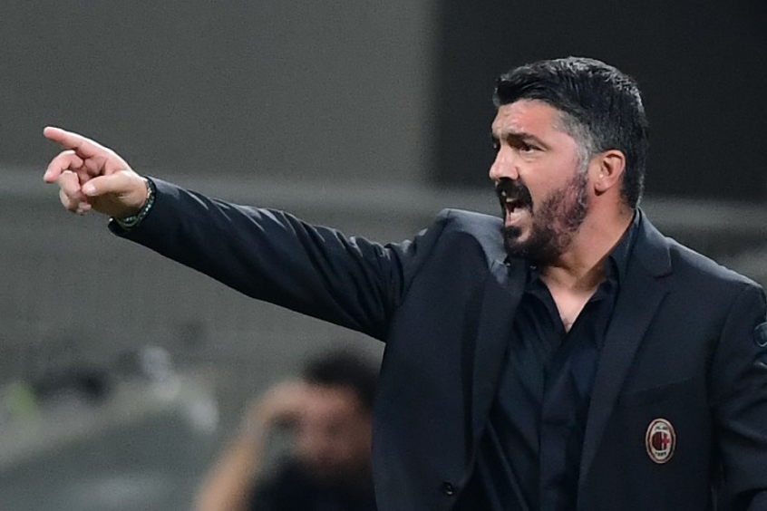 Gattuso foi oficializado como novo treinador do Napoli, da Itália. O clube napolitano estava sem treinador desde a demissão de Ancelotti. 