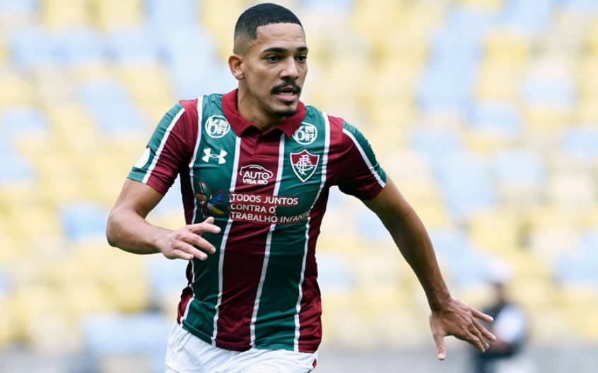 Gilberto foi e voltou da Europa algumas vezes. Revelado pelo Botafogo, o lateral-direito já defendeu Internacional, Fluminense (foto) e Vasco da Gama no Brasil, enquanto os principais clubes de sua carreira no exterior são Fiorentina (Itália) e Benfica (Portugal). O jogador foi anunciado recentemente pelo Bahia. 