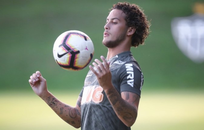 ESQUENTOU – Além de Isla, Guga, do Atlético-MG, é visto com bons olhos, otimismo internamente e pode reforçar o Flamengo ainda este mês.