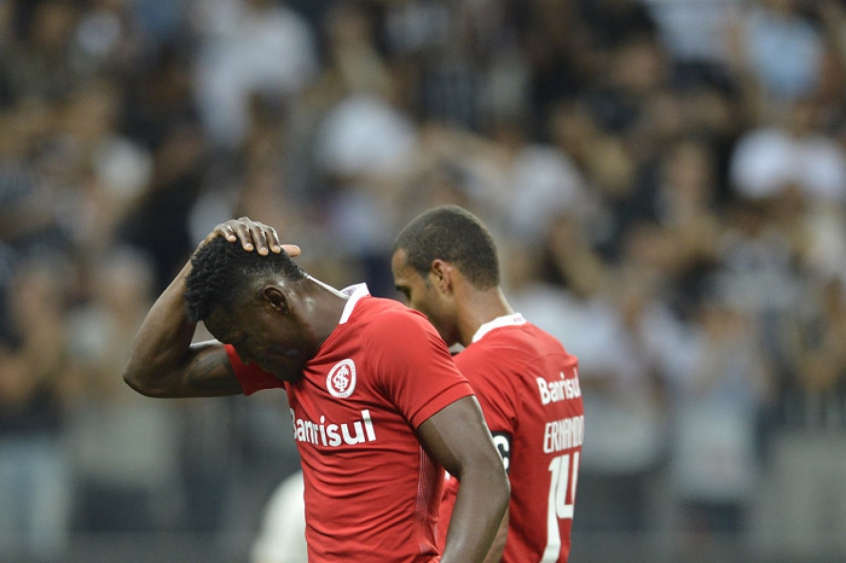 Internacional: 2016 (17ª colocação) - 11 vitórias, 10 empates e 17 derrotas em 38 jogos.