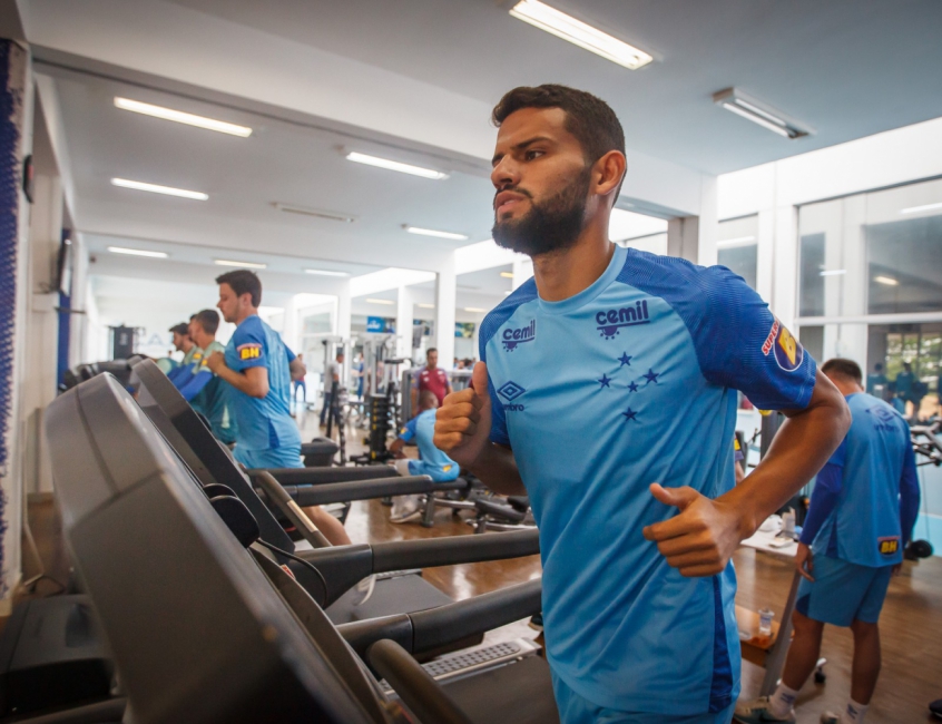 FECHADO - O volante Jadson não é mais jogador do Cruzeiro. O atleta acertou com o Juventude após rescindir o contrato com a Raposa, que iria até o fim de 2021.  O time gaúcho, que disputa a Série A, já fez o anúncio oficial do jogador e ficará em Caxias do Sul até o fim do ano.  Jadson e Cruzeiro já organizaram as pendências financeiras que o clube tinha com ele.