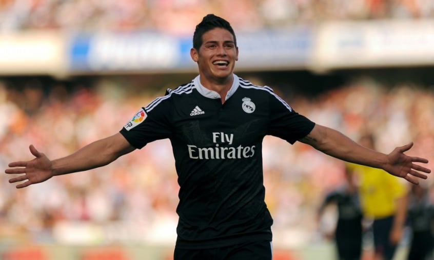 James Rodríguez - Fora dos planos do Real Madrid, o colombiano está na mira do PSG. Poderia reencontrar CR7.