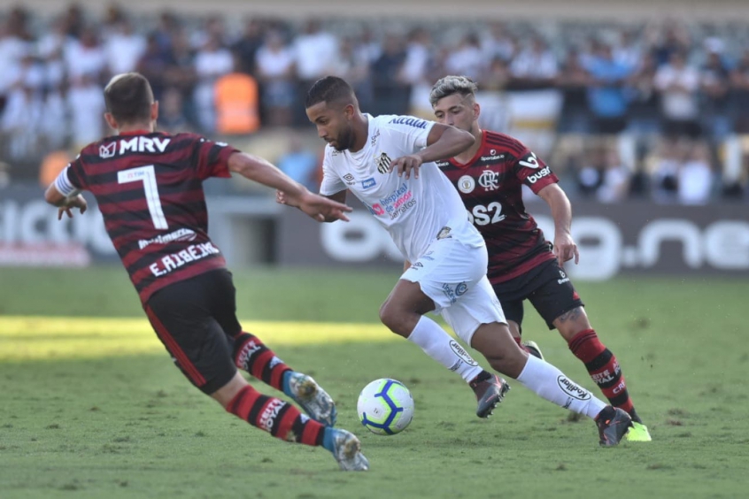 O lateral-esquerdo Jorge, que atuou por Flamengo e Santos, no Brasil, agradou aos internautas.