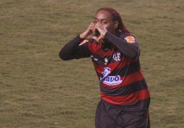 Flamengo: de 2010 a 2012 (empréstimo) - 80 jogos, 47 gols.