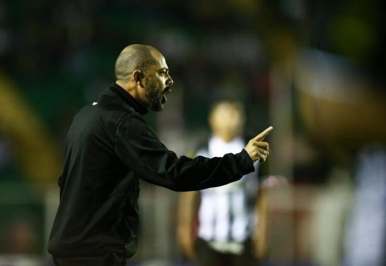 Márcio Coelho foi o escolhido para ser treinador do Figueirense para 2020. No clube desde 2011 e treinador de todas as categorias de base, o profissional de 41 anos era integrante da comissão técnica fixa e acabou sendo efetivado pela diretoria. 