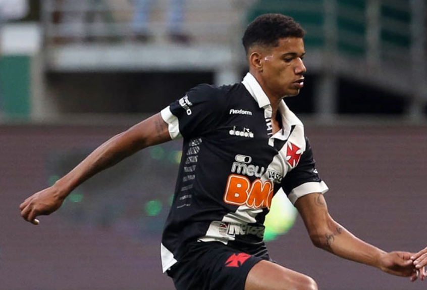 ESQUENTOU - A transferência de Marrony para o Atlético-MG está por detalhes. O negócio deverá ser fechado por R$ 21 milhões sendo pagos de forma parcelada, mas o Cruz-Maltino receberá à vista, como sempre desejou, e precisa para aliviar a crise financeira.