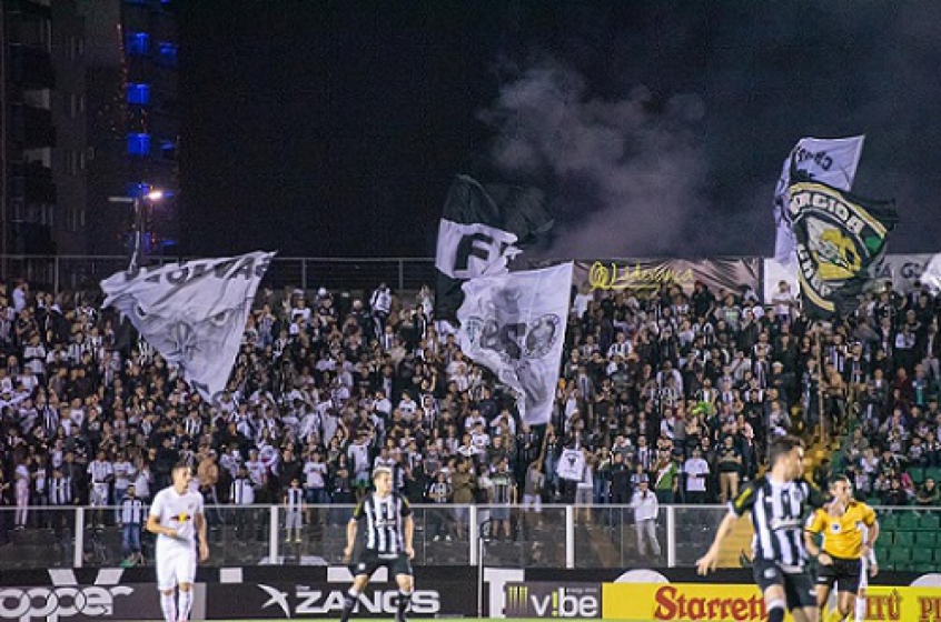 Detalhes sobre o valor do Figueirense: 49% em ativos, 27% de jogadores, 12% em direitos esportivos e 12% de valor da marca.