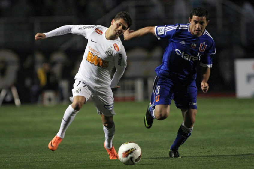 Patito Rodriguez - Patito Rodríguez chegou ao Santos com pompa em 2012. Poré, teve altos e baixos, marcando somente dois gols em sua passagem pelo Peixe. 