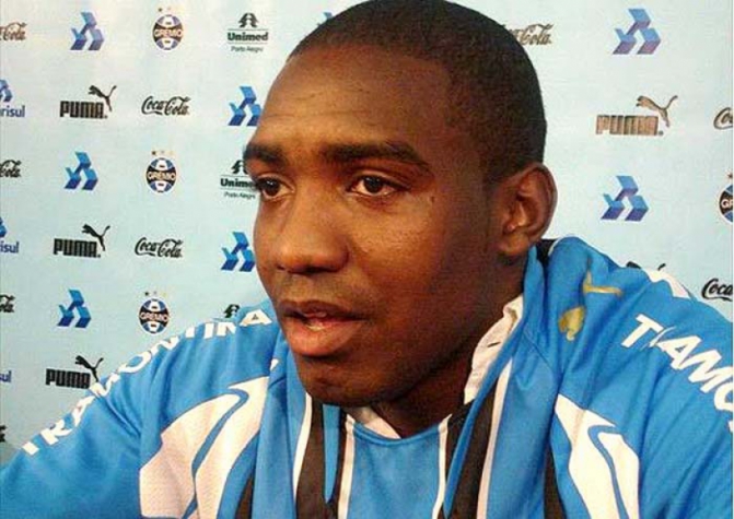 Perea - O colombiano Perea foi outro gringo que não deixou saudades ao Grêmio. Lidando com lesões e limitações técnicas, não contribuiu para o clube ir bem na Libertadores de 2009.