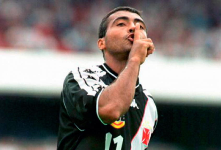 ROMÁRIO - O Baixinho dirigiu o Vasco da Gama em 2007, acumulando a função com a de jogador. Até estreou com vitória sobre o América-MEX, pela Sul-Americana, mas saiu em 2008 encerrando a carreira de treinador por ali mesmo.