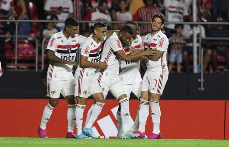 LIBERTADORES - SÃO PAULO - Com oito votos, o São Paulo ficará no G6 do Brasileirão e também se classificará para a Libertadores por meio do Campeonato Brasileiro segundo a redação do LANCE!.