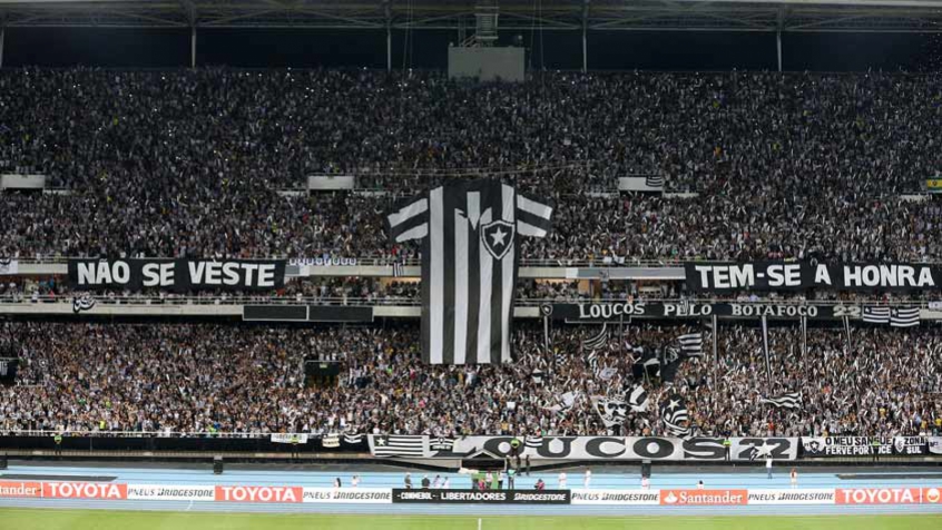Nos últimos anos, a torcida do Botafogo tem sido destaque nas arquibancadas do Rio de Janeiro. Na Libertadores de 2017, os alvinegros protagonizaram grandes festas no Estádio Nilton Santos. Já neste ano, a torcida do Glorioso ajudou o clube em um segundo semestre complicado e com grandes públicos. 