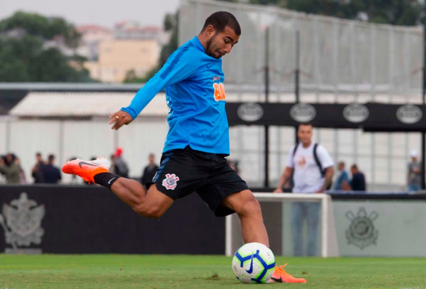 Contratado do Fluminense por R$ 10 milhões, o meia Sornoza não foi bem com a camisa do Corinthians. Em 2019, ele fez 46 jogos e marcou somente um gol. Está emprestado à LDU.