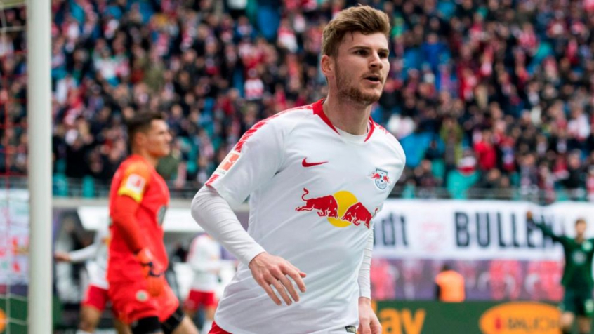 ESQUENTOU - Timo Werner já definiu sua prioridade. Segundo o 'BILD', o atacante do RB Leipzig prioriza uma transferência para o Liverpool e deseja ser treinado por Jurgen Klopp. Qualquer clube que quiser contar com o atacante poderá tê-lo por algo em torno de 55 milhões de euros (cerca de R$ 324 milhões).  