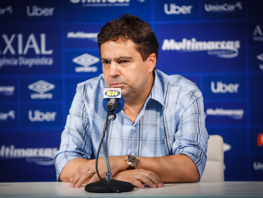 Itair Machado, ex-vice presidente do Cruzeiro, foi internado em estado grave, com pulmões comprometidos. Ele recebeu alta em agosto.
