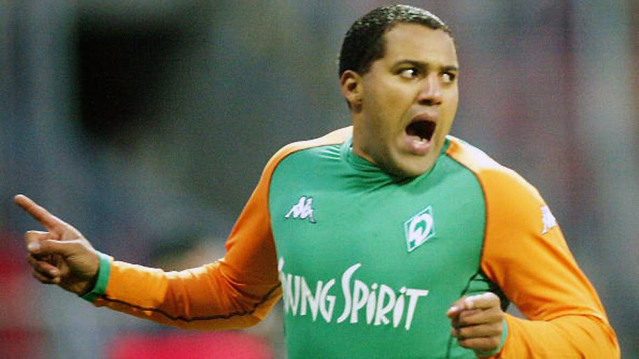 Ailton - Werder Bremen: artilheiro do Campeonato Alemão em 2003/2004 com 28 gols