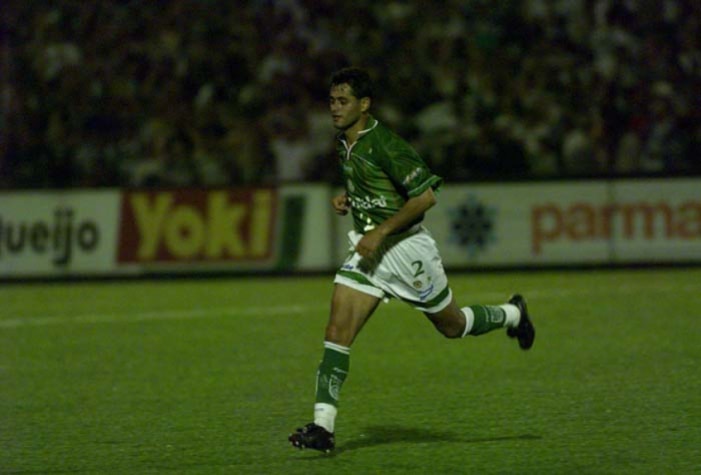 O ídolo Arce é o sétimo colocado, com 25 assistências. O levantamento considera só os passes para gol dados pelo lateral paraguaio em 2001 e 2002, quando deixou o clube.