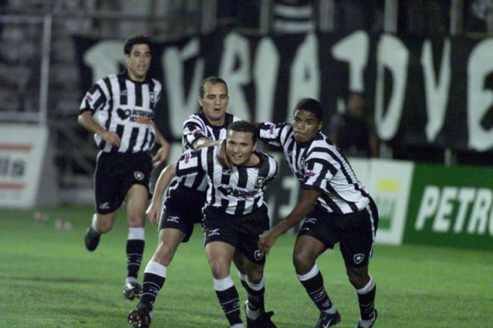 BOTAFOGO: oito vices no século 21 - Torneio Rio-São Paulo 2001 / Série B 2003 / Cariocão 2007, 2008, 2009, 2012, 2015 e 2016. - Número de títulos conquistados no século: 5.