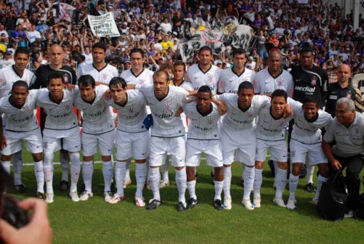 8 de novembro de 2008 - Corinthians conquista o Brasileirão da Série B de 2008 ao garantir a primeira colocação na classificação e o retorno para a Série A.