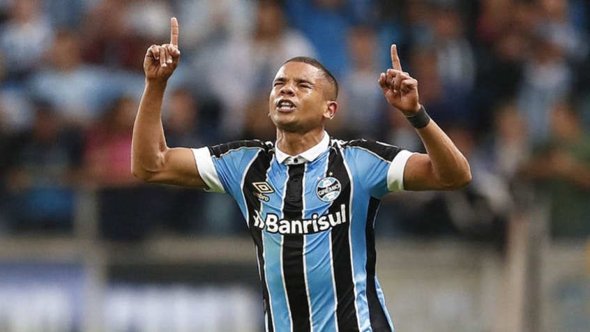 DAVID BRAZ- Grêmio (C$ 8,39) Sem negativar nas dez partidas que realizou, pode ter uma boa pontuação no jogo contra o Coritiba em casa. Seu adversário marcou mais da metade dos gols no campeonato através de pênalti ou falta!