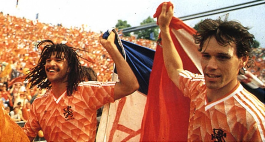 O holandês Ruud Gullit (na esquerda da foto) foi técnico-jogador do Chelsea entre 1996 e 1998. 