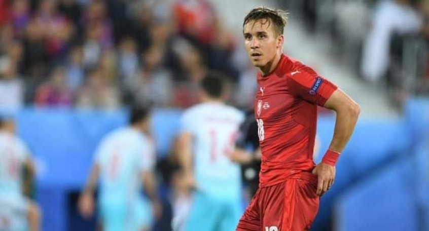 O meia Josef Sural, da seleção tcheca e do Alanyaspor, da Turquia, morreu aos 26 anos em um acidente de trânsito quando a equipe retornava de partida do Campeonato Turco.