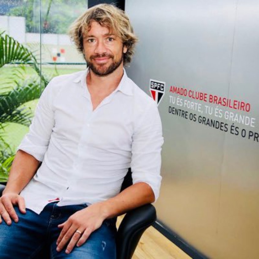 O Tricolor paulista também anunciou a saída do ídolo Diego Lugano, que ocupava o cargo de diretor de relações internacionais.