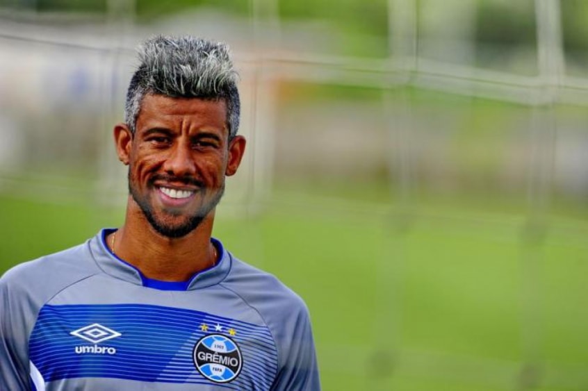 O lateral Léo Moura fez grande sucesso no Flamengo e Grêmio, e, hoje, atua no Botafogo-PB. Com 40 anos, disputou o Brasileiro pelo Tricolor Gaúcho. . 
