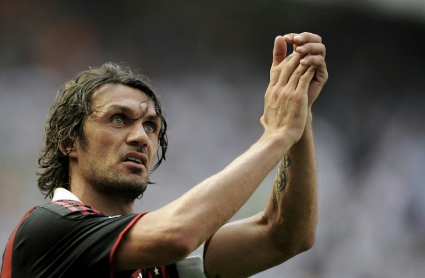 Paolo Maldini também testou positivo para o vírus. Ex-jogador e atual diretor técnico do Milan, ele foi submetido ao teste na última sexta e tanto ele quanto seu filho, Daniel, atacante da equipe rossonera, estão com a doença.