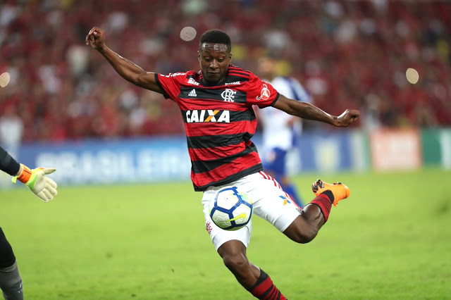 ESQUENTOU - Marlos Moreno, que chegou a ter uma breve passagem pela equipe do Flamengo, possivelmente poderá ter uma novo clube na próxima temporada. O atleta, que atualmente defende o Lommel SK, da segunda divisão da Bélgica, teria o interesse de um clube, que não chegou a ser anunciado, mas que disputa a Ligue 1, primeira divisão francesa, segundo publicação do portal Antena 2.