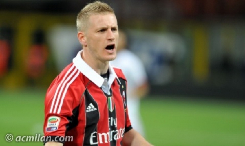 Abate, lateral-direito, encerrou seu contrato com o Milan e está sem clube. Disputou a Copa de 2014 pela seleção italiana. Seu valor de mercado, de acordo com o Transfermarkt, é de 800 mil euros (cerca de 4,8 milhões de reais). 