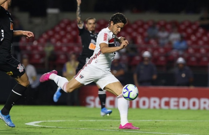 Alexandre Pato (dez gols - 2015) - Vindo do Corinthians após uma troca com o meia Jadson, Pato marcou dez gols em 33 jogos pelo Brasileirão.