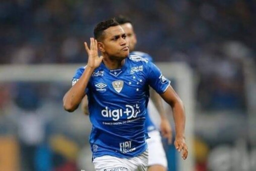 O atacante Pedro Rocha não teve seu contrato de empréstimo renovado e acabou saindo da Raposa. O jogador acabou acertando com o Flamengo para 2020. 