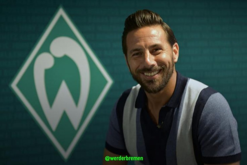 O atacante peruano Pizarro, se aposentou aos 40 anos na temporada passada, jogando no Werder Bremen, da primeira divisão da Alemanha. Na sua carreira, defendeu Chelsea e Bayern de Munique.
