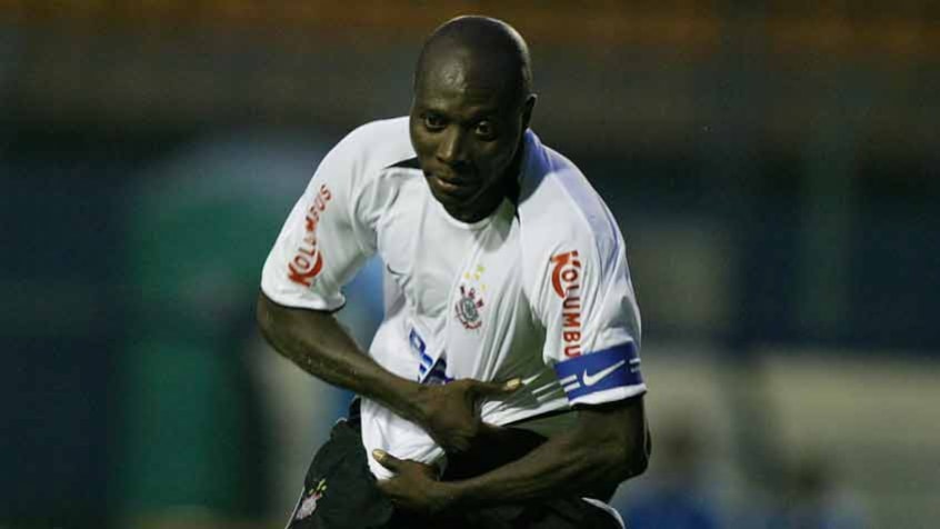 Freddy RIncón - Colombiano, se aposentou em 2004 no Corinthians. 