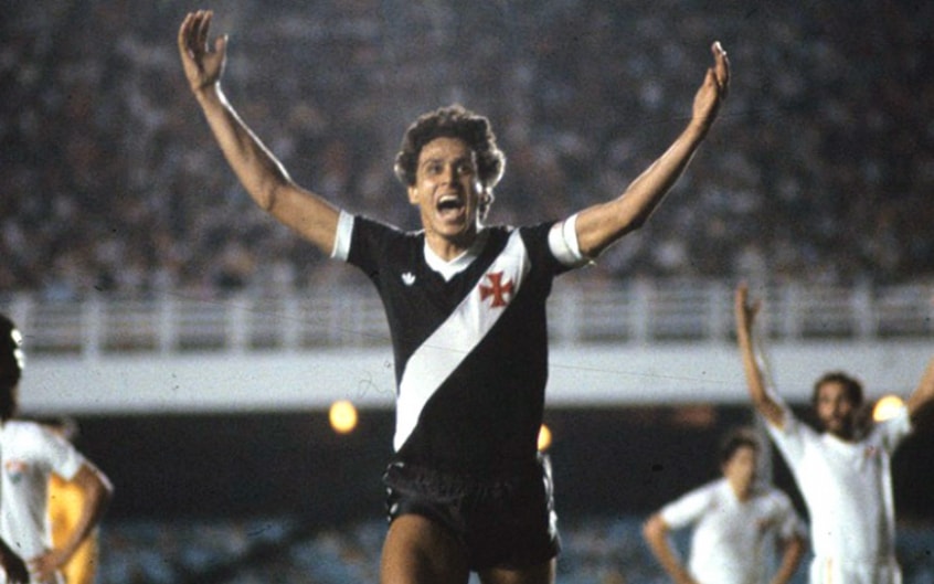 Roberto Dinamite é, "apenas", o maior artilheiro da história do Vasco, maior artilheiro dos Campeonatos Brasileiro e maior artilheiro dos Campeonatos Cariocas.