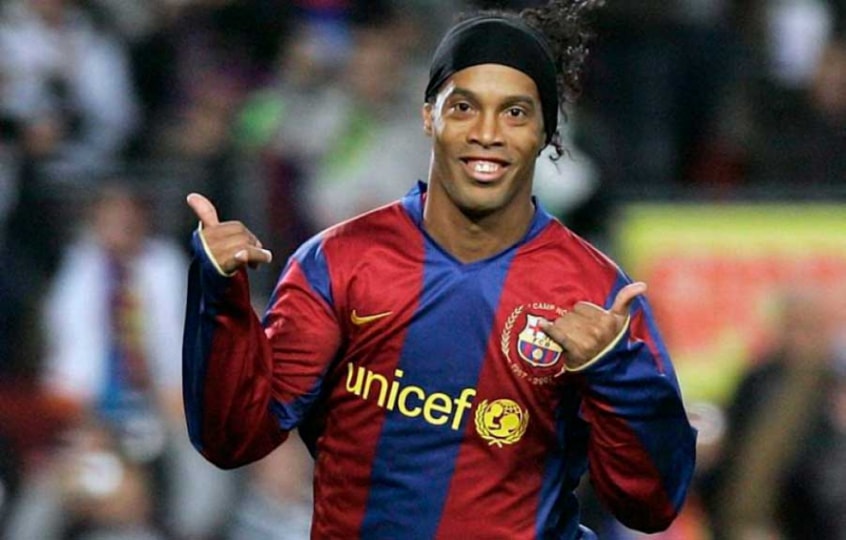 2005 - Ronaldinho Gaúcho (Barcelona) / 2º lugar: Frank Lampard (Chelsea); 3º lugar: Samuel Eto'o (Barcelona)