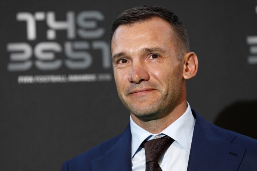 Andriy Shevchenko, um dos maiores jogadores ucranianos da história, também se posicionou: “A Ucrânia é minha pátria. Passamos por muitos momentos difíceis juntos e nos últimos 30 anos nos formamos como uma nação. Uma nação de cidadãos sinceros, trabalhadores e amantes da liberdade.”