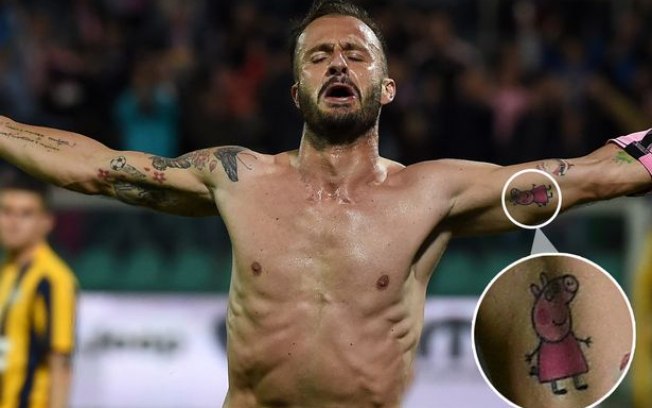 Lembra do atacante Alberto Gilardino? Pois é. Ele inovou completamente ao tatuar em seu braço a personagem Peppa Pig, que dá nome ao desenho infantil que é febre.