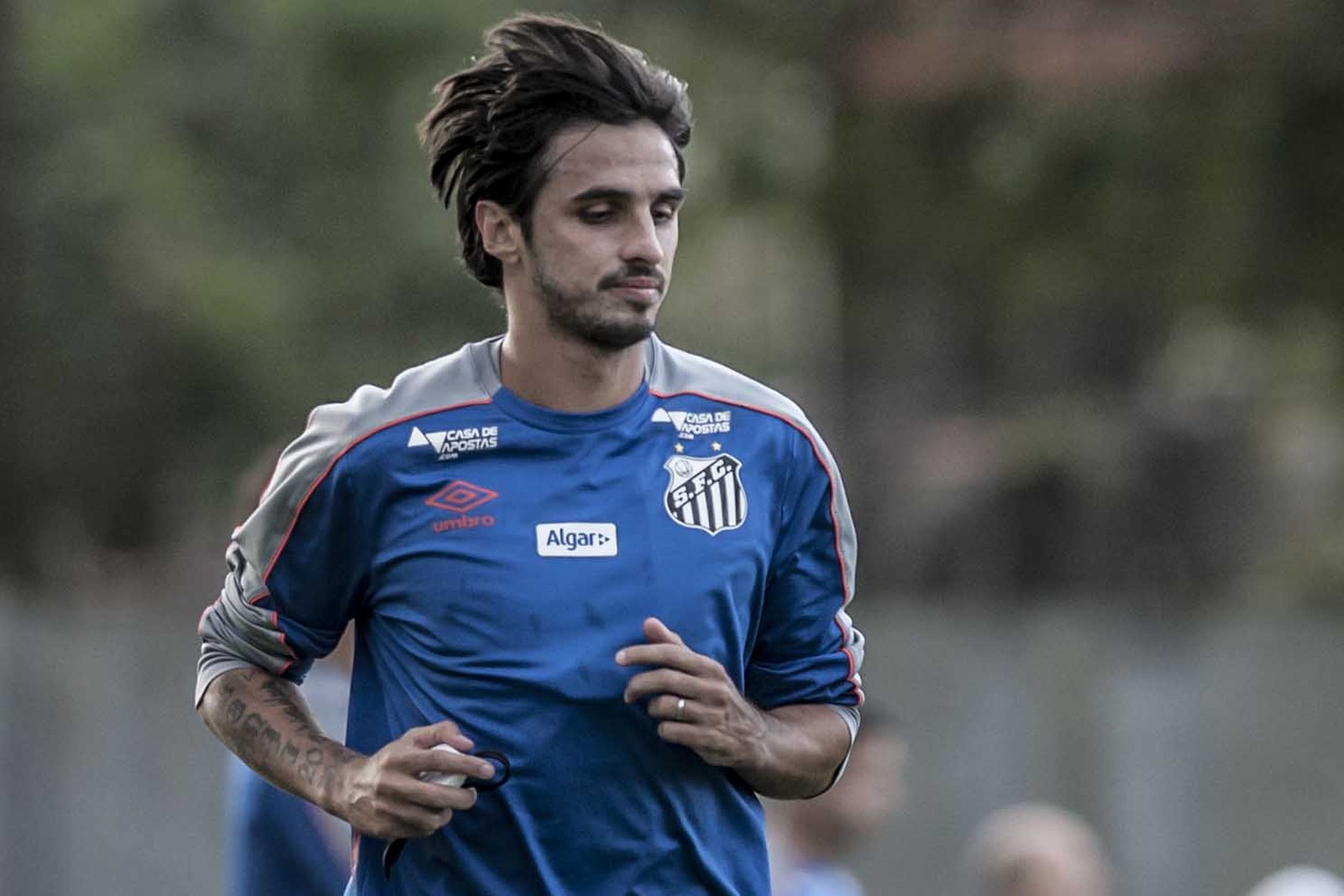 Bryan Ruiz (34 anos) - Encostado no Santos e sem jogar há quase dois anos, o meia tem acordo com o Peixe até 31 de dezembro desse ano, entrando na lista. Seu valor de mercado é de 800 mil euros (cerca de R$ 4,7 milhões), segundo o Transfermarkt. 