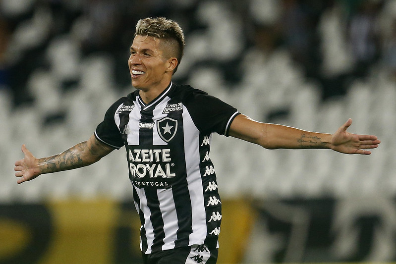 FECHADO - O Botafogo terá, pelo menos, mais seis meses de Bruno Nazário. O meio-campista tem tudo encaminhado para renovar o vínculo de empréstimo com o Alvinegro até junho de 2021, como informado primeiramente pelo "Ge" e confirmado pelo LANCE!.
